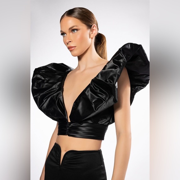 AKIRA Other - AKIRA PUFF SHOULDER BOLERO NWT LARGE